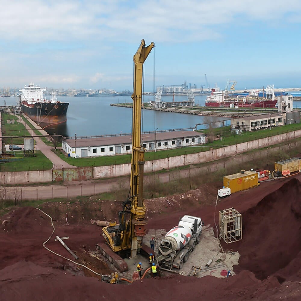 Piloti forati cu polimeri